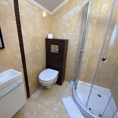 Likusy - Przy Plazy Nad Jeziorem Ukiel Z Bezplatnym Prywatnym Parkingiem I Klimatyzacja * 奥尔什丁