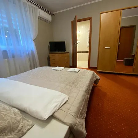 Likusy - Przy Plaży Nad Jeziorem Ukiel I Z Bezpłatnym Prywatnym Parkingiem Pensjonat *